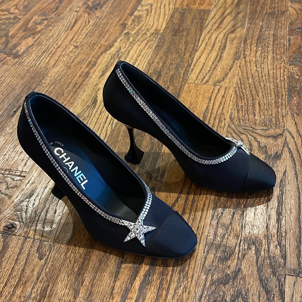 Chanel- NEW never worn!
Swarovski Crystals Embellished Star Evening Pumps
